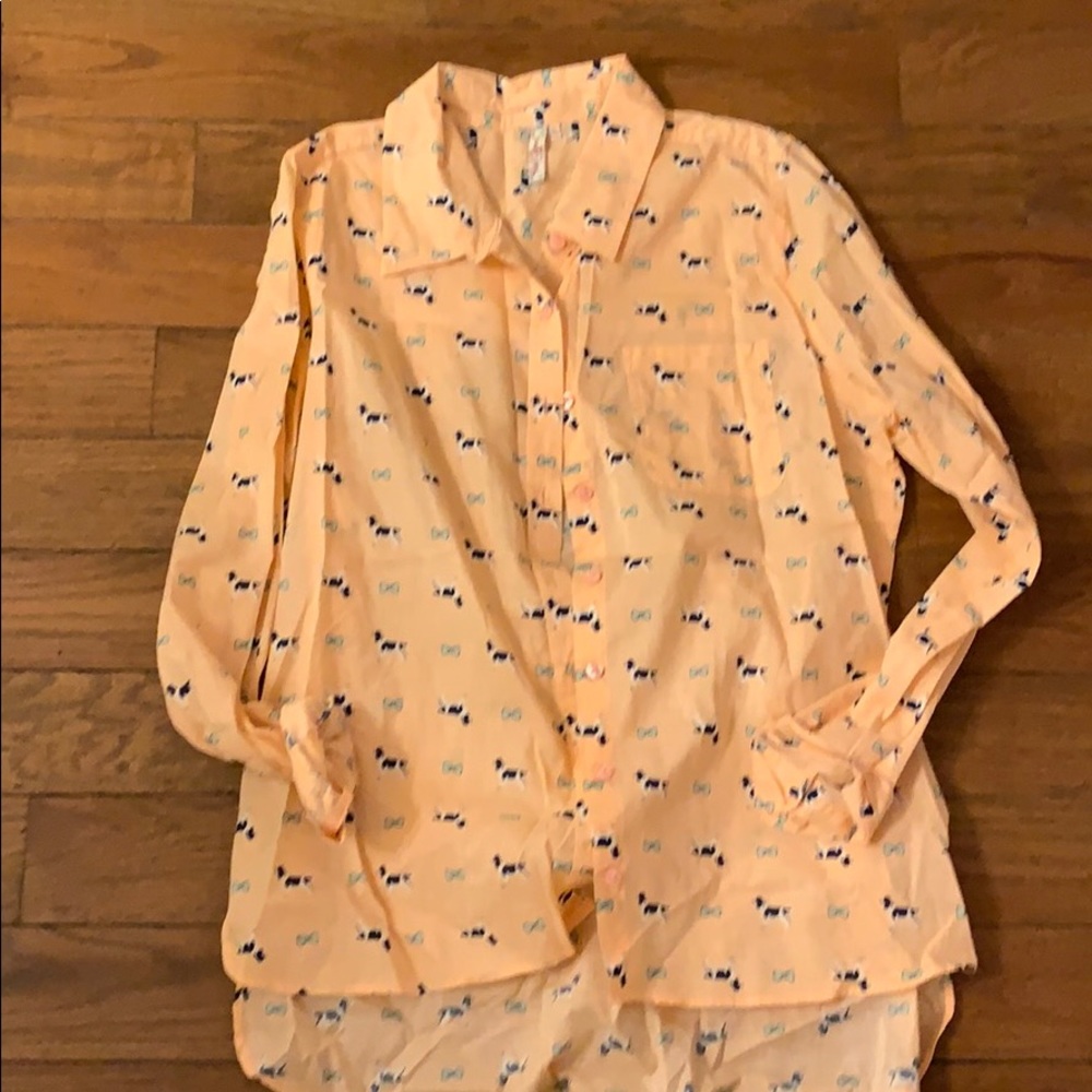 Pretty button down - Picture 1 of 3